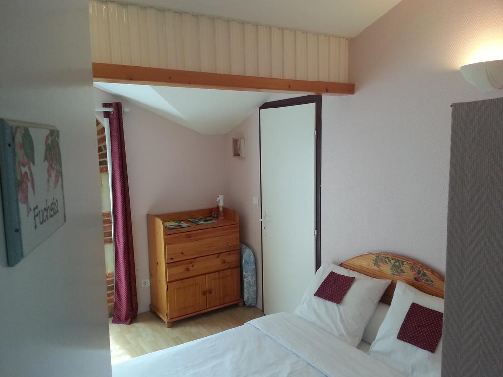 Chambres d'Hôtes Au Grillon Dort Moustey Quarto foto